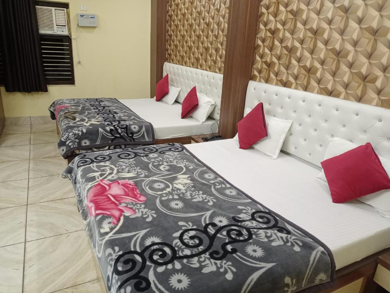 Hotel Vinayak Inn Haridwār Pokoj fotografie